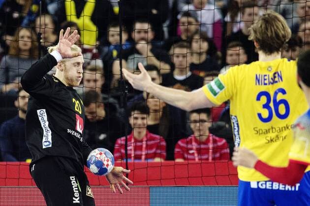 180128 Sveriges malvakt Mikael Appelgren saves a shot during the final between Sweden and Spain in Handball CHAMPIONSHIP 2018 28 January 2018 in Zagreb  Copyright: FREDRIKxVARFJELL BB180128FV091