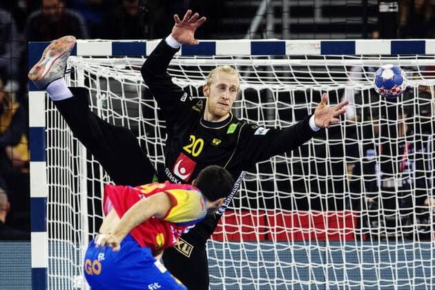 180128 Spain s Ferran Sole Sala do mal pa malvakt during Sweden s Mikael Appelgren Sweden during the final between Spain and the handball EUROPEAN CHAMPIONSHIP 2018 28 January 2018 in Zagreb  Copyright: FREDRIKxVARFJELL BB180128FV115