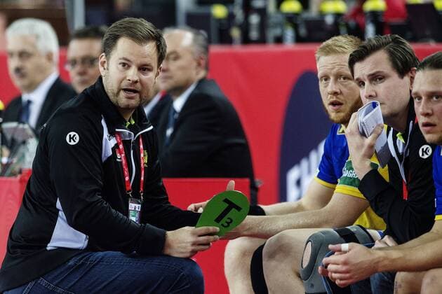 180128 Swedish national coach Kristjan andresson with Jim gottfridsson and assistant coach Martin Boquist pa bench during the final between Sweden and Spain in Handball CHAMPIONSHIP 2018 28 January 2018 in Zagreb  Copyright: FREDRIKxVARFJELL BB180128FV123
