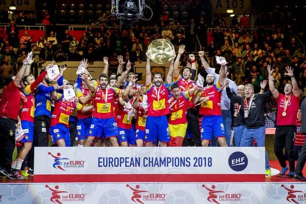 The Spaniards are happy about the gold medal and victory in the European Championship Spain Sweden final handball EHF euro 2018 28 01 18 Zagreb Zagreb Croatia Zagreb arena Copyright: xAgentur54Gradx xFelixxKoenigx
