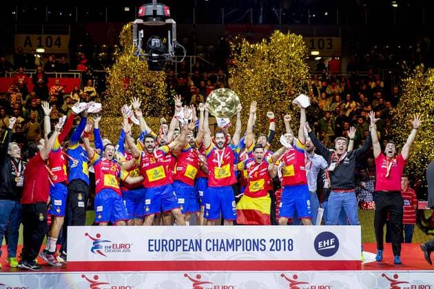 The Spaniards are happy about the gold medal and victory in the European Championship Spain Sweden final handball EHF euro 2018 28 01 18 Zagreb Zagreb Croatia Zagreb arena Copyright: xAgentur54Gradx xFelixxKoenigx