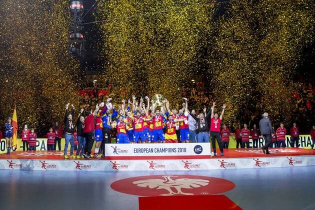 The Spaniards are happy about the gold medal and victory in the European Championship Spain Sweden final handball EHF euro 2018 28 01 18 Zagreb Zagreb Croatia Zagreb arena Copyright: xAgentur54Gradx xFelixxKoenigx