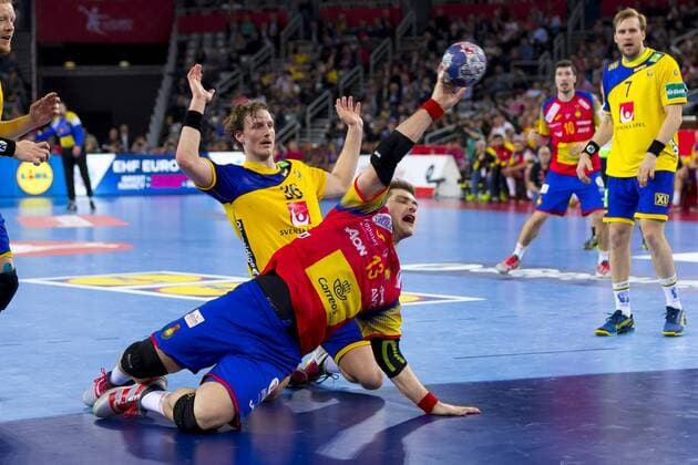 Julen Aguinagalde Nr 13 Spain against Jesper Nielsen Nr 36 Spain Sweden Sweden final handball EHF euro 2018 28 01 18 Zagreb Zagreb Croatia Zagreb arena Copyright: xAgentur54Gradx xFelixxKoenigx