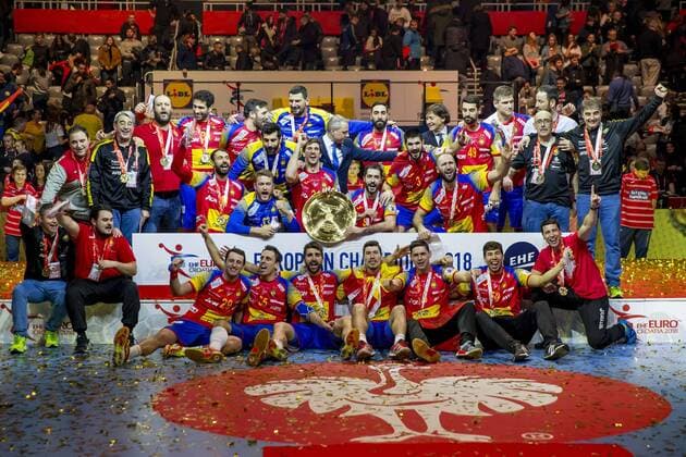 The Spaniards are happy about the gold medal and victory in the European Championship Spain Sweden final handball EHF euro 2018 28 01 18 Zagreb Zagreb Croatia Zagreb arena Copyright: xAgentur54Gradx xFelixxKoenigx