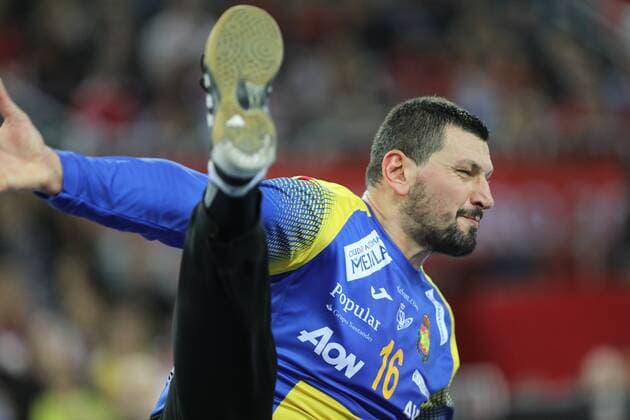 Zagreb, 28 01 2018 - Arena Zagreb, 2018 Men s European Championship EM Europameisterschaft Finals, 3rd place, Spain (red) - Sweden (yellow) STERBIK Arpad (16) 