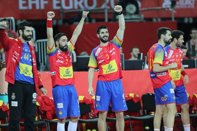 Handball EM Finale, Spanien ist Europameister Zagreb, 28 01 2018 - Arena Zagreb, 2018 Men s European Championship EM Europameisterschaft Finals, 3rd place, Spain (red) - Sweden (yellow) CORRALES Rodrigo (44), RIVERA Valero (7), GURBINDO Eduardo (3) 
