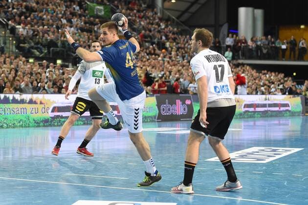 Handball men s 1 Bundesliga season 2017 18 all star game team HBL world selection Kresimir Kozina fresh on Göppingen Steffen Weinhold Nr 17 Germany 02 02 18 Copyright: xMichaelxHundtx xMatthiasxKochx