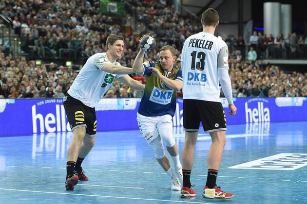 Handball men s 1 Bundesliga season 2017 18 all star game team HBL world selection Finn Lemke No.6 Germany Morten Olsen TSV Hannover Burgdorf Hendrik Pekeler Nr 13 Germany 02 02 18 Copyright: xMichaelxHundtx xMatthiasxKochx