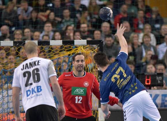 Goalkeeper Silvio Hamad against Michael Damgaard all star 27 at the all star game 2018 in the German national team against Bundesliga handball selection on 02 02 2018 in Leipzig Sachsen Leipzig Copyright: xEIBNER ChristianxModlax EP_CMA