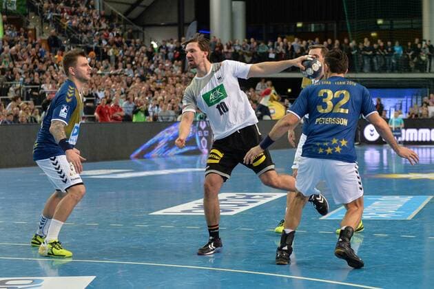 Handball men s 1 Bundesliga season 2017 18 all star game team HBL world selection Christoph Tahlavi TBV Lemgo Fabian Walter Nr 10 Germany Alexander Petersson Rhine Neckar Lions 02 02 18 Copyright: xMichaelxHundtx xMatthiasxKochx