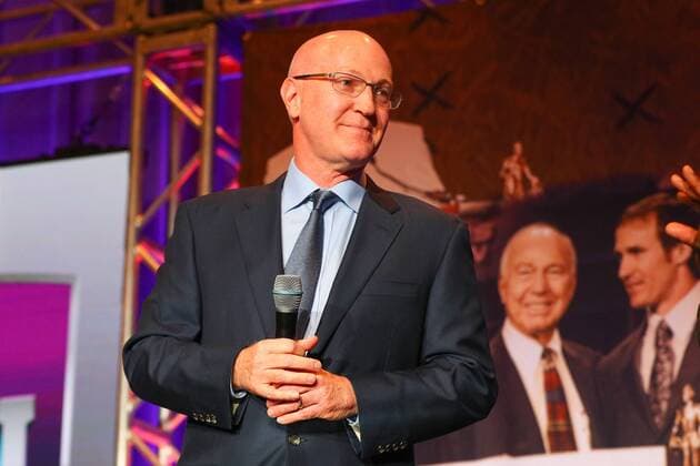 MINNEAPOLIS, MN - FEBRUARY 03: Bart Starr Jr speaks during the Bart Starr Award during Super Bowl LII week on February 3, 2018, at the Hilton, in Minneapolis, MN. (Photo by Rich Graessle Icon Sportswire) NFL American Football Herren USA FEB 03 Super Bowl LII Preview - Bart Starr Award Icon020318619 EDITORIAL USE ONLY
