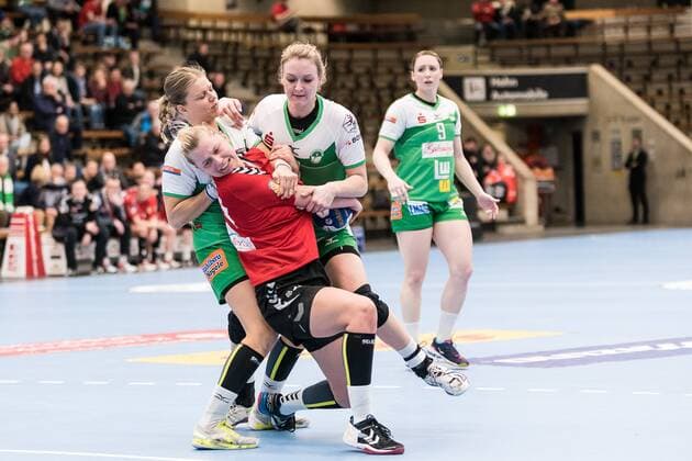 Michaela Hrbkova Frisch on Göppingen 11 Kamila Kordovska HSG Blomberg Lippe 11 fresh in Göppingen against HSG Blomberg Lippe handball 1 Bundesliga women 03 02 2018 Göppingen Copyright: xEIBNER WolfgangxFrankx EP_WFK