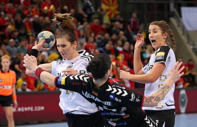 04 02 2018 Ludwigsburg Germany handball Chamions League women season 2017 2018 SG BBM Bietigheim vs Vardar Skopje v l Karolina Kudlacz Gloc BBM Alexandra Lacrabere Skopje Mia Biltoft BBM