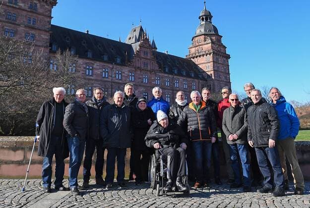 05 02 2018 xjhx handball receiving the world champion of 1978 in Aschaffenburg, Germany emspor v l group photo before Schloss Johannisburg in Aschaffenburg, Aschaffenburg