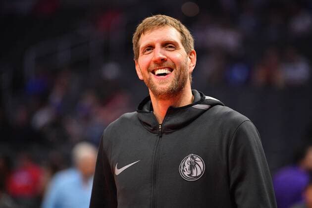 LOS ANGELES, CA - FEBRUARY 05: Dallas Mavericks Center Dirk Nowitzki (41) looks on before an NBA Basketball Herren USA game between the Dallas Mavericks and the Los Angeles Clippers on February 5, 2018 at STAPLES Center in Los Angeles, CA. (Photo by Brian Rothmuller Icon Sportswire) NBA: FEB 05 Mavericks at Clippers Icon180205077 EDITORIAL USE ONLY