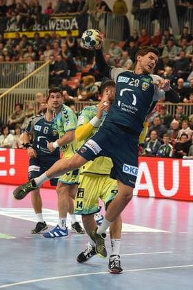 Handball men s EHF Cup season 2017 18 Group B Füchse Berlin Saint-Raphaël var handball Alexander Lynggaard Nr 14 Saint-Raphaël var handball Erik Schmidt Nr 28 foxes Berlin 07 02 18 Copyright: xMatthiasxKochx