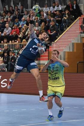 Handball men s EHF Cup season 2017 18 Group B Füchse Berlin Saint-Raphaël var handball Stipe Mandalinic nr 9 foxes Berlin Geoffroy Krantz Nr 2 Saint-Raphaël var handball 07 02 18 Copyright: xMatthiasxKochx