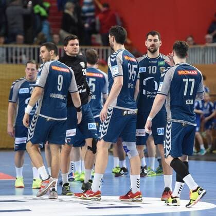 Handball men s EHF Cup season 2017 18 Group B Füchse Berlin Saint Raphael Var handball disappointment after the final whistle Stipe Mandalinic nr 9 foxes Berlin Erik Schmidt Nr 28 Füchse Berlin Marko Kopliar Nr 35 Füchse Berlin Jakov Gojun Nr 10 foxes Berlin Johan Koch Nr 77 foxes Berlin 07 02 1 8 Copyright: xMatthiasxKochx