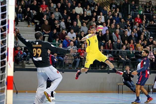 (GFCA Handball) vs Luka StepanÄiÄ‡ (PSG Handball) HANDBALL : GFC Ajaccio vs Paris Saint Germain - Coupe De France - 07 02 2018 GerardPierlovisi Panoramic 