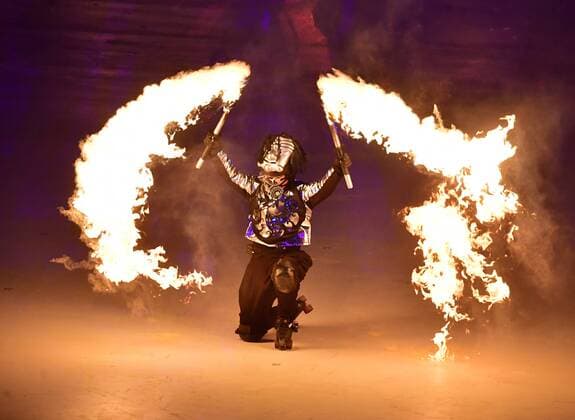 Bilder des Tages - SPORT Blazing torches are used during the opening ceremony for the Pyeongchang 2018 Winter Olympics, at the Olympic Stadium in Daegwalnyeong, South Korea, on February 9, 2018.  KOL201802092013 KEVINxDIETSCH