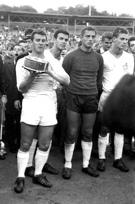 West German Cup final 1 FC Cologne FC Schalke 04 08 08 1964 Hans Schäfer with the Cup behind Leo wild also goalkeeper Anton Schumacher far right Jürgen rumor HM