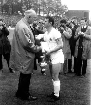 1. FC Cologne 1 FC Nuremberg 0 0 08 05 Hans Schäfer 1965 DFB President of PECO baby honors for his 700 game HM