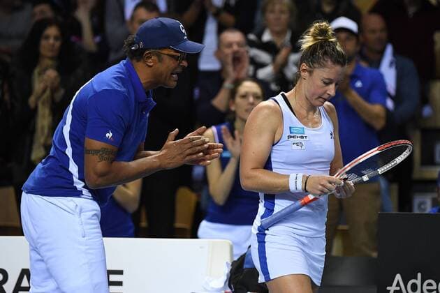 Pauline Parmentier (FRA) Yannick Noah (FRA) TENNIS : Fed Cup - FRA vs BEL - 10 02 18 VirginieBouyer Panoramic 