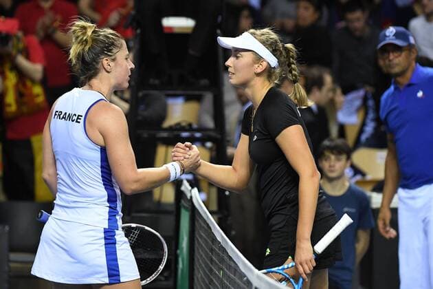 Elise Mertens (BEL) Pauline Parmentier (FRA) TENNIS : Fed Cup - FRA vs BEL - 10 02 18 VirginieBouyer Panoramic 