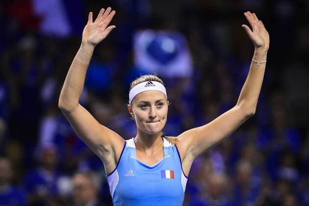 French Kristina Mladenovic celebrates after winning a tennis game between French Kristina Mladenovic WTA Tennis Damen 13) and Belgian Kirsten Flipkens (WTA 47), the second rubber of this weekend s Fed Cup World Group Round 1 meeting between France and Belgium in La Roche-sur-Yon, France, Saturday 10 February 2018. LAURIExDIEFFEMBACQ  x05293775x