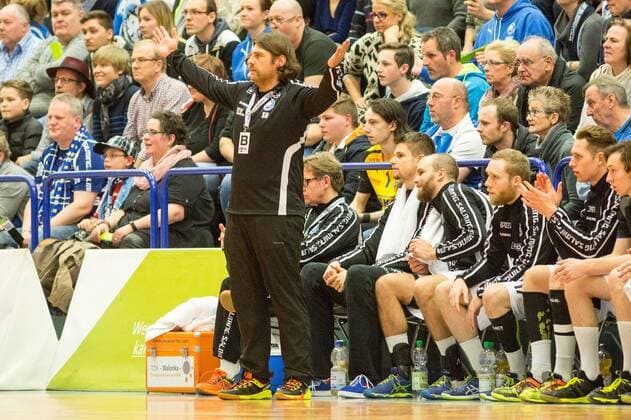 Sebastian Hinze trainer Bergischer HC on the sidelines Bergischer HC vs Eintracht Hildesheim 2 handball Bundesliga 10 02 18 Solingen, North Rhine-Westphalia Germany blades Hall Copyright: xcdnx