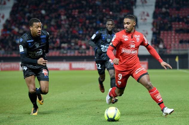 14 ALASSANE PLEA (nice) - 09 Wesley SAID (dij) FOOTBALL : Dijon vs Nice - Ligue 1 Conforama - 10 02 2018 FEP Panoramic 