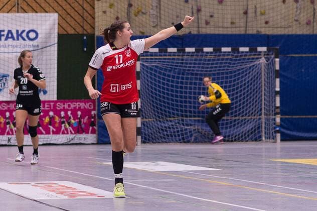 Nicole Lederer 17 TG Nürtingen gate JUBEL emotions joy TG Nürtingen against FSG Mainz Budenheim 2 handball Bundesliga women season 2017 2018 10 02 2018 Nürtingen Copyright: xWoernx xEibner-Pressefotox EP_nwn