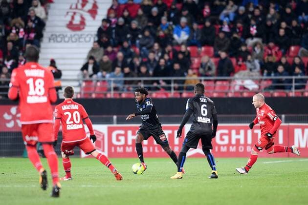 05 Adrien TAMEZE (nice) - 15 Florent BALMONT (dij) FOOTBALL : Dijon vs Nice - Ligue 1 Conforama - 10 02 2018 FEP Panoramic 