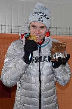February 11, 2018 - Pyeongchang, South Korea - ANDREAS WELLINGER of Germany poses with his gold medal from the Men s Normal Hill Individual Ski jumping Skispringen Ski nordisch event in the PyeongChang Olympic Games Olympische Spiele Olympia OS PyeongChang 18: Ski Jumping Men - ZUMAl132 20180211_zap_l132_019 Copyright: xChristopherxLevyx