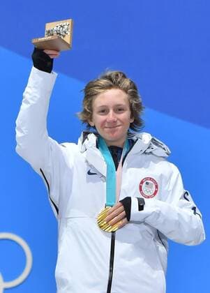 (180211) -- PYEONGCHANG, Feb. 11, 2018 -- Champion Redmond Gerard of the United States (C) reacts during the medal ceremony of men s slopestyle event of snowboard at the 2018 PyeongChang Winter Olympic Games Olympische Spiele Olympia OS at the Phoenix Snow Park in PyeongChang, South Korea, on Feb. 11, 2018. ) (SP)OLY-SOUTH KOREA-PYEONGCHANG-SNOWBOARD-MEN S SLOPESTYLE-MEDAL CEREMONY LuixSiuxWai 