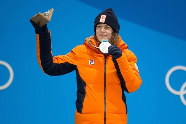 Ladies 3000m Speed skating Eisschnelllauf silver medalist Ireen Wust of the Netherlands holds up her medal for the crowd while on the podium during a medal ceremony for the Pyeongchang 2018 Winter Olympics, at the Olympic Medal Plaza in Daegwalnyeong, South Korea, on February 11, 2018.  OLY20180211121 MATTHEWxHEALEY
