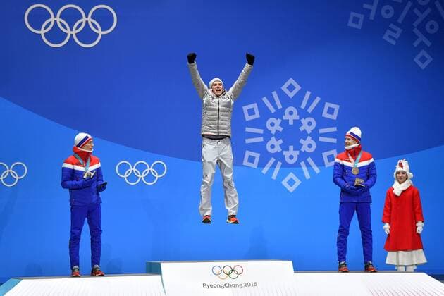v li Johann André FORFANG NOR 2 square silver silver silver medalist of Andreas Walker GER 1 m Robert JOHANSSON NOR 3 square bronze bronze medal winner of the bronze medal medal winners medals victory ceremony Olympic medals Plaza on 11 02 2018 ski Jumping normal Hill men ski jumping normal Hill at the Winter Olympics 2018 from 09 02 25 02 2018 in PyeongChang of South Korea