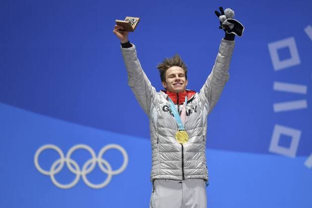 Andreas Walker GER 1 square gold medalist gold gold medal Olympic cheers cheers joy enthusiasm emotion cheer cheers with medal winners medals victory ceremony Olympic medals Plaza on 11 02 2018 ski jumping normal Hill men ski jumping Normal Hill at the Winter Olympics 2018 from 09 02 25 02 2018 in PyeongChang Korea Â