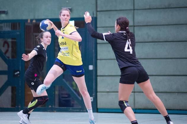 Denise Lizureck 02 SV Allensbach scoring Dynamics TuS Metzingen 2 against SV Allensbach 3 handball Bundesliga season southern ladies season 2017 2018 11 02 2018 Metzingen Copyright: xEIBNER NicolasxWoernx EP_NWN