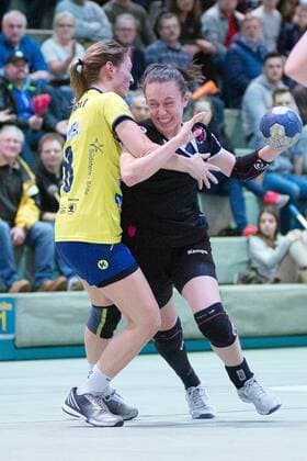 Miriam Welser 09 TUS Metzingen 2 dynamic duel TuS Metzingen 2 against SV Allensbach 3 handball Bundesliga season South ladies season 2017 2018 11 02 2018 Metzingen Copyright: xEIBNER NicolasxWoernx EP_NWN