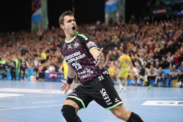 SG Flensburg Handewitt PGE Vive Kielce EHF Champions League Flensburg 11 02 18 Flensburg 11 02 18 sports handball VELUX EHF Champions League season 2017 2018 group stage SG Flensburg Handewitt PGE Vive Kielce cheering goal celebration when Rasmus lye Schmidt SG Flensburg Handewitt 25 xmmkx