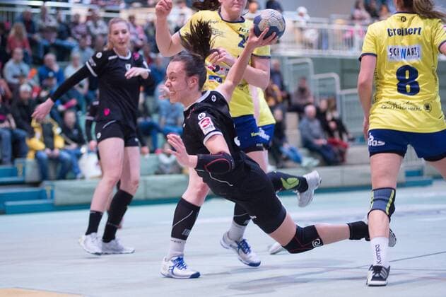 Miriam Welser 09 TUS Metzingen 2 scoring Dynamics TuS Metzingen 2 against SV Allensbach 3 handball Bundesliga season southern ladies season 2017 2018 11 02 2018 Metzingen Copyright: xEIBNER NicolasxWoernx EP_NWN
