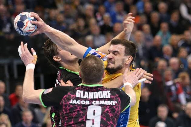 Flensburg 11 02 18 sports handball VELUX EHF Champions League season 2017 2018 group stage SG Flensburg Handewitt PGE Vive Kielce Michal Jurecki KS Kielce 05 Magnus Roed SG Flensburg Handewitt 77 Holger Glandorf SG Flensburg Handewitt 09 Flensburg Schleswig-Holstein Germany Flens arena Copyright: xAgentur54Gradx xSpeedphotosx