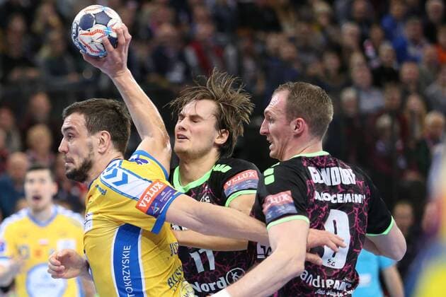 Flensburg 11 02 18 sports handball VELUX EHF Champions League season 2017 2018 group stage SG Flensburg Handewitt PGE Vive Kielce Michal Jurecki KS Kielce 05 Magnus Roed SG Flensburg Handewitt 77 Holger Glandorf SG Flensburg Handewitt 09 Flensburg Schleswig-Holstein Germany Flens arena Copyright: xAgentur54Gradx xSpeedphotosx