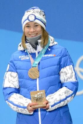 February 12, 2018 - Pyeongchang, South Korea - ENNI RUKAJARVI of Finland with her bronze medal from the snowboard Ladies Slopestyle event in the PyeongChang Olympic Games Olympische Spiele Olympia OS PyeongChang 18: Snowboard Women - ZUMAl132 20180212_zap_l132_001 Copyright: xChristopherxLevyx