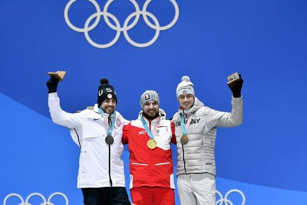 12-02-2018 ALGEMEEN: MEDAL PLAZA OLYMPISCHE SPELEN: Olympic Games Olympische Spiele Olympia OS PEYONGCHANG 2018 Huldiging vlnr. Chris MAZDZER,(USA), David GLEIRSCHER (AUT) en Johannes LUDWIG (GER) Foto: Soenar Chamid xVIxVIxImagesx xSoenarxChamidxsportfotografiexIVx 10048444