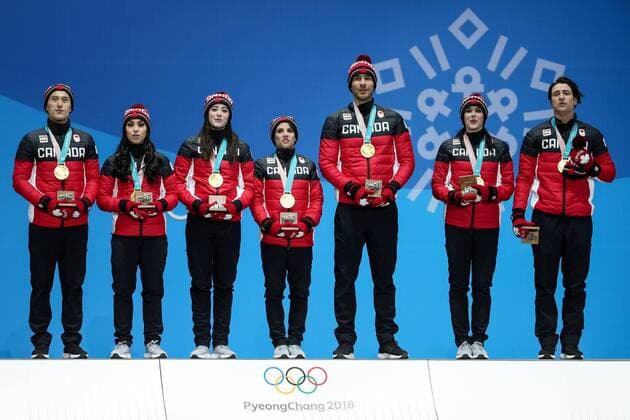 OLYMPICS - 2018 Winter Olympics PYEONGCHANG,SOUTH KOREA,12.FEB.18 - OLYMPICS, Figure skating Eiskunstlauf - Olympic Winter games Winterspiele Spiele Summer games PyeongChang 2018, Medals Plaza, team event, award ceremony. Image shows team Canada. Keywords: medals. GEPAxpictures xMaticxKlansek