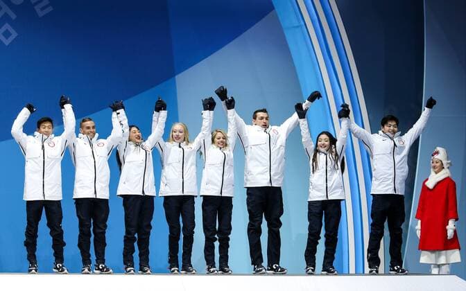 OLYMPICS - 2018 Winter Olympics PYEONGCHANG,SOUTH KOREA,12.FEB.18 - OLYMPICS, Figure skating Eiskunstlauf - Olympic Winter games Winterspiele Spiele Summer games PyeongChang 2018, Medals Plaza, team event, award ceremony. Image shows the rejoicing of team USA. GEPAxpictures xMaticxKlansek