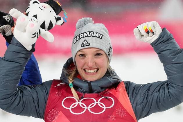 Bilder des Tages - SPORT OLYMPICS - 2018 Winter Olympics PYEONGCHANG,SOUTH KOREA,12.FEB.18 - OLYMPICS, NORDIC SKIING, Ski jumping Skispringen Ski nordisch - Olympic Winter games Winterspiele Spiele Summer games PyeongChang 2018, normal hill, women. Image shows the rejoicing of Katharina Althaus (GER). GEPAxpictures xChristianxWalgram