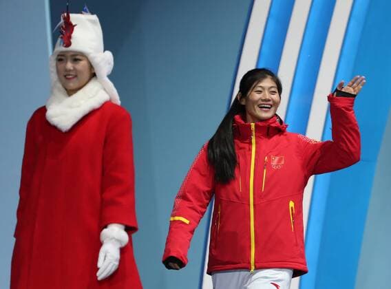 (180213) -- PYEONGCHANG, Feb. 13, 2018 -- Silver medalist China s Liu Jiayu (R) walks to podium during the medal ceremony of ladies halfpipe finals of snowboard at the 2018 PyeongChang Winter Olympic Games Olympische Spiele Olympia OS at the Medal Plaza in PyeongChang, South Korea, on Feb. 13, 2018. ) (SP)OLY-SOUTH KOREA-PYEONGCHANG-SNOWBOARD-LADIES HALFPIPE-MEDAL CEREMONY BaixXuefei 